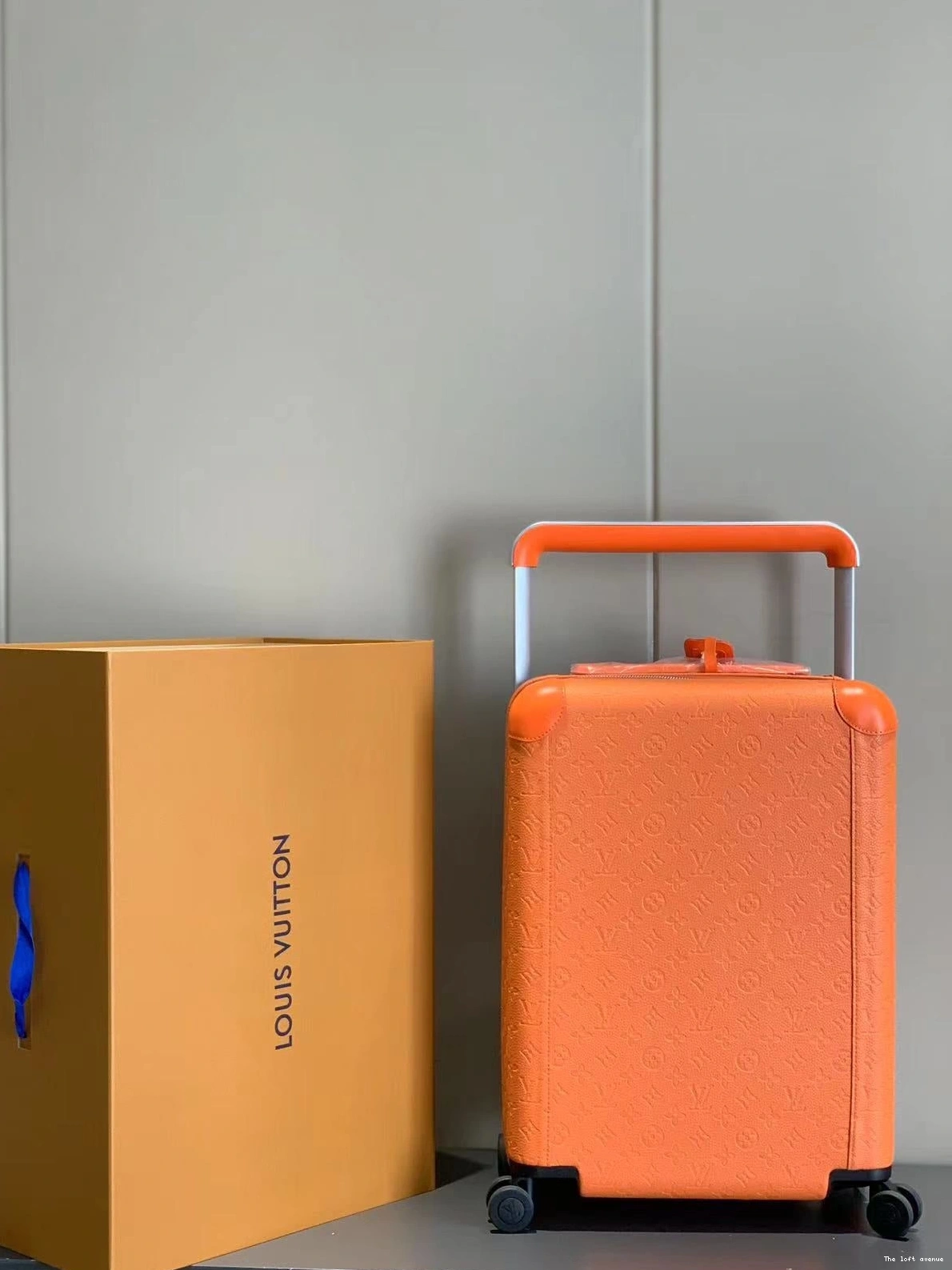 CUSTOM 55 ORANGE SUITCASE TAURILLON 37L HORIZON 0731